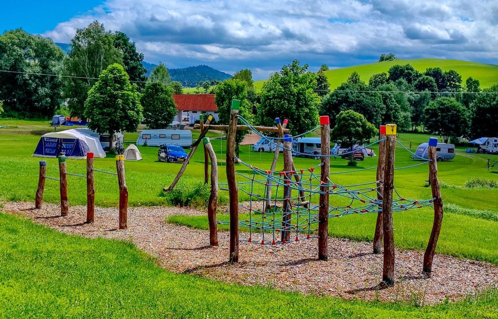Vila Camphouse Chvalšiny Exteriér fotografie